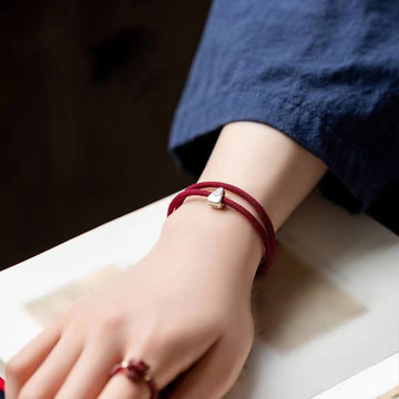 Bracelet Rouge Fu : Amulette de Chance et de Prospérité